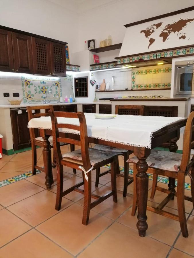 La Casa Di Tania A Napoli Apartamento Exterior foto